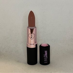 Kiss Me Lipstick Worthy